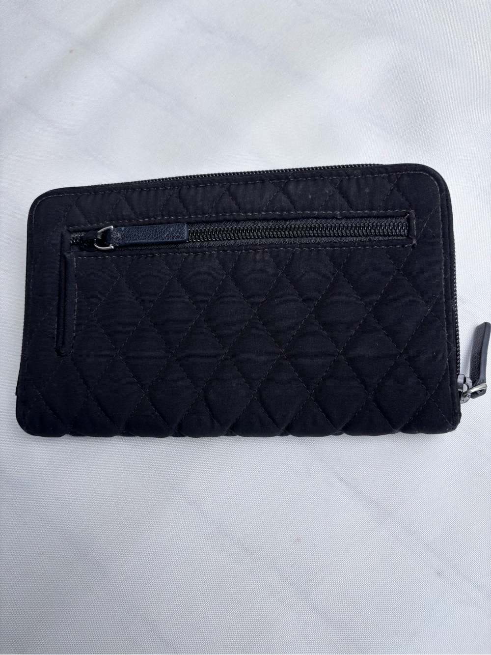 Vera Bradley RFID Turnlock Bifold Wallet Black Quilted Microfiber/cotton - Picture 3 of 12